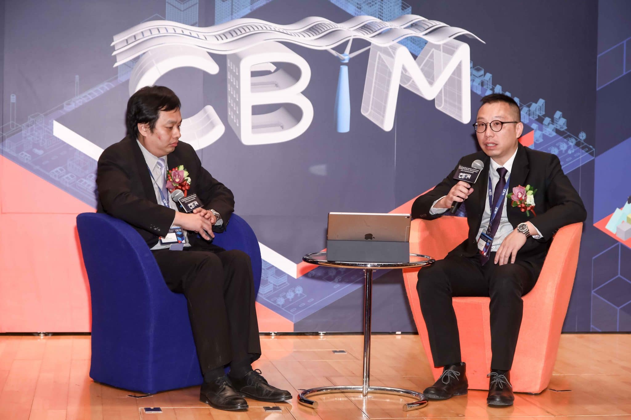 Honorary Treasurer of HKICBIM, Mr. Liu Chun Kit (left), and Committee Member Sr. Frankie Yip, talked about their experience in applying BIM in civil construction during sharing session.
